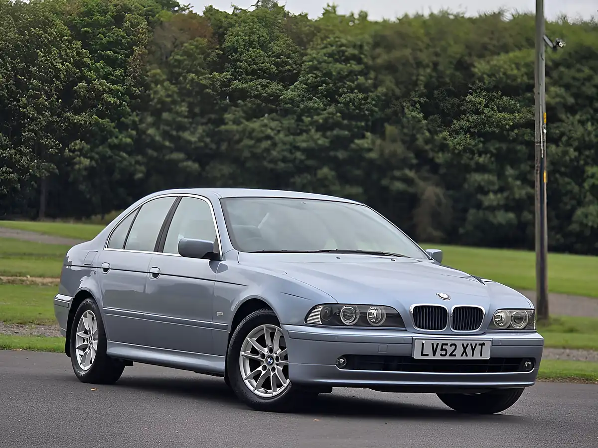 Used 2002 BMW 5 Series Se Blue - Front View