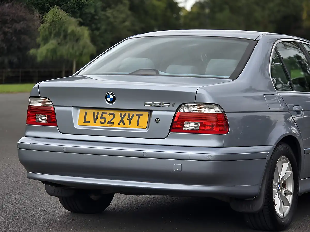Used 2002 BMW 5 Series Se Blue - Interior and Exterior details 11