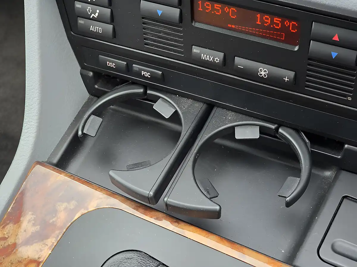 Used 2002 BMW 5 Series Se Blue - Interior and Exterior details 14