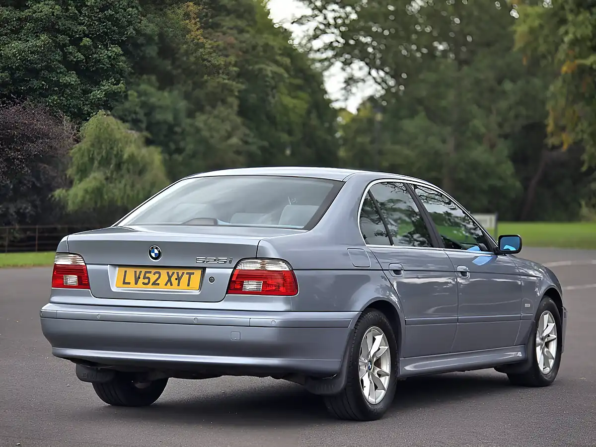 Used 2002 BMW 5 Series Se Blue - Interior and Exterior details 2