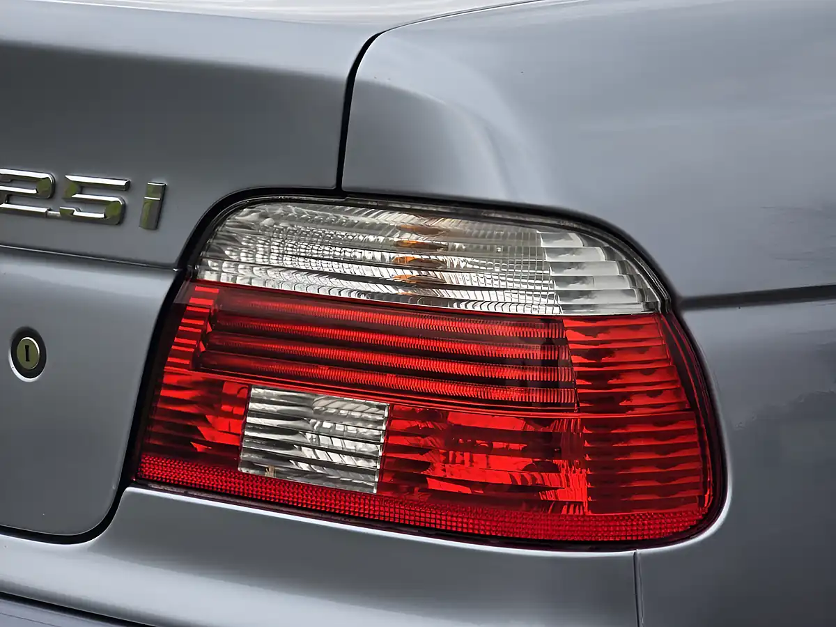 Used 2002 BMW 5 Series Se Blue - Interior and Exterior details 4
