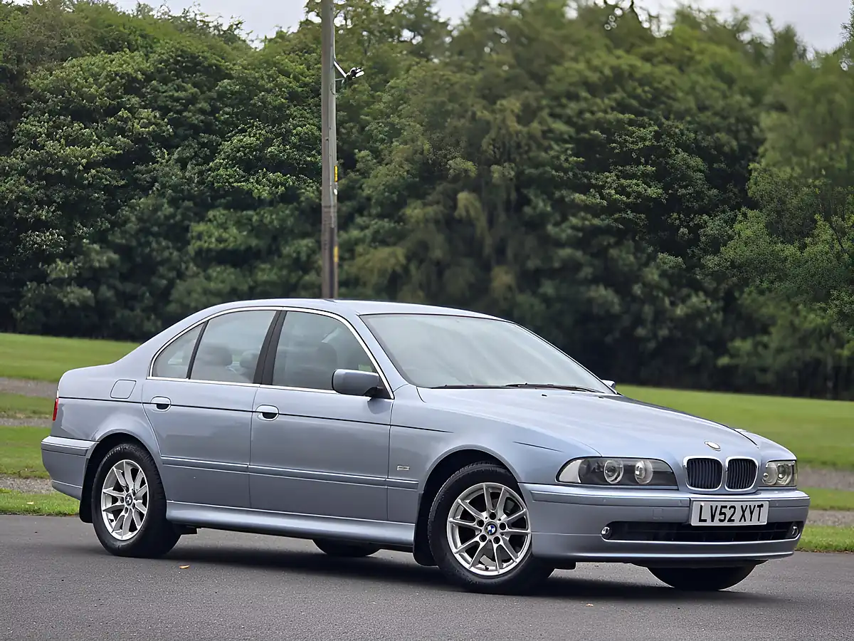 Used 2002 BMW 5 Series Se Blue - Interior and Exterior details 5