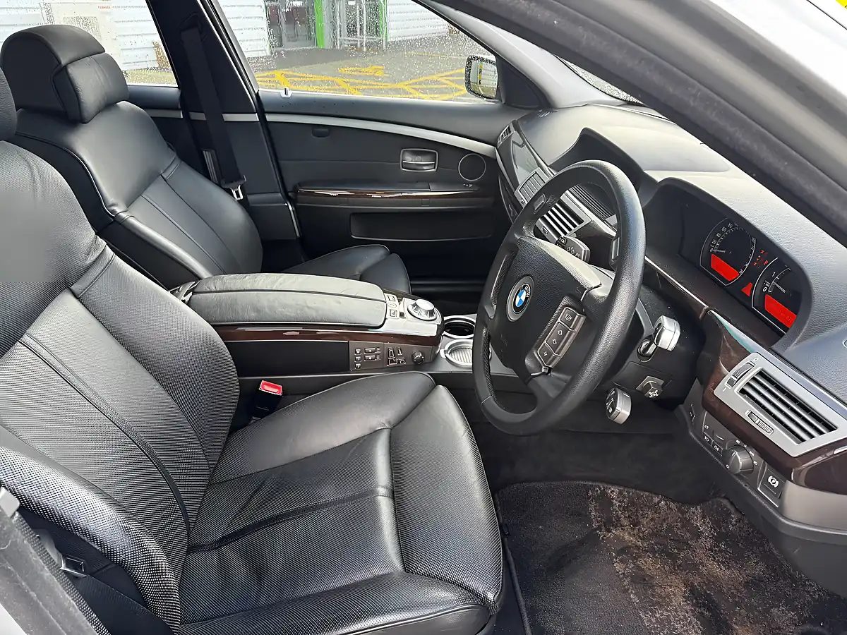 Used 2002 BMW 7 Series Silver - Interior and Exterior details 10