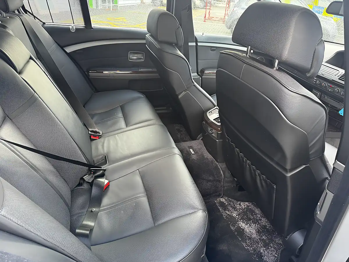Used 2002 BMW 7 Series Silver - Interior and Exterior details 11
