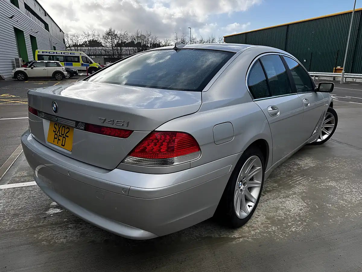 Used 2002 BMW 7 Series Silver - Interior and Exterior details 5