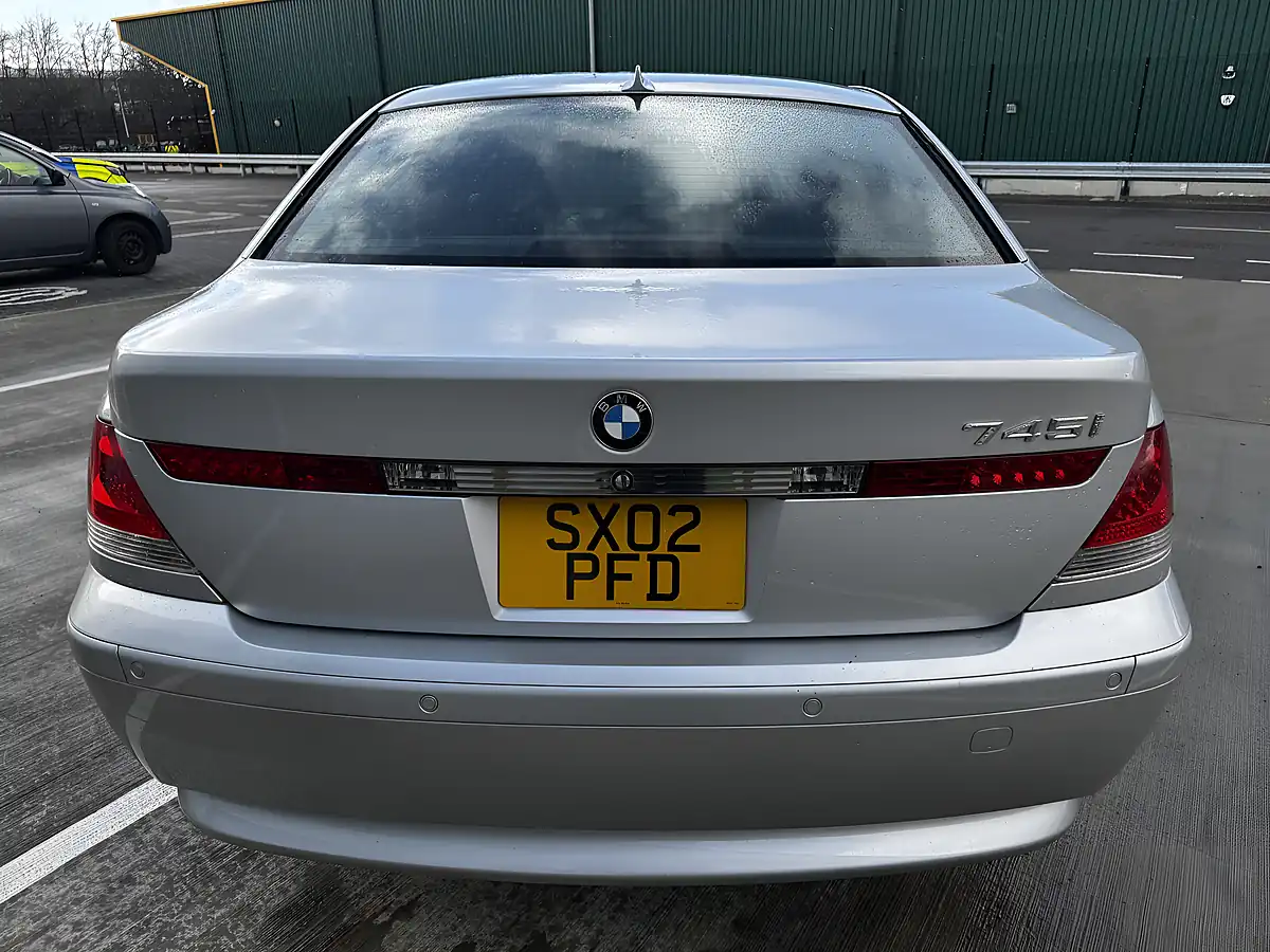 Used 2002 BMW 7 Series Silver - Interior and Exterior details 9