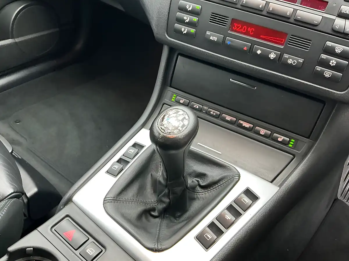 Used 2002 BMW M3 Estoril Blue - Interior and Exterior details 15