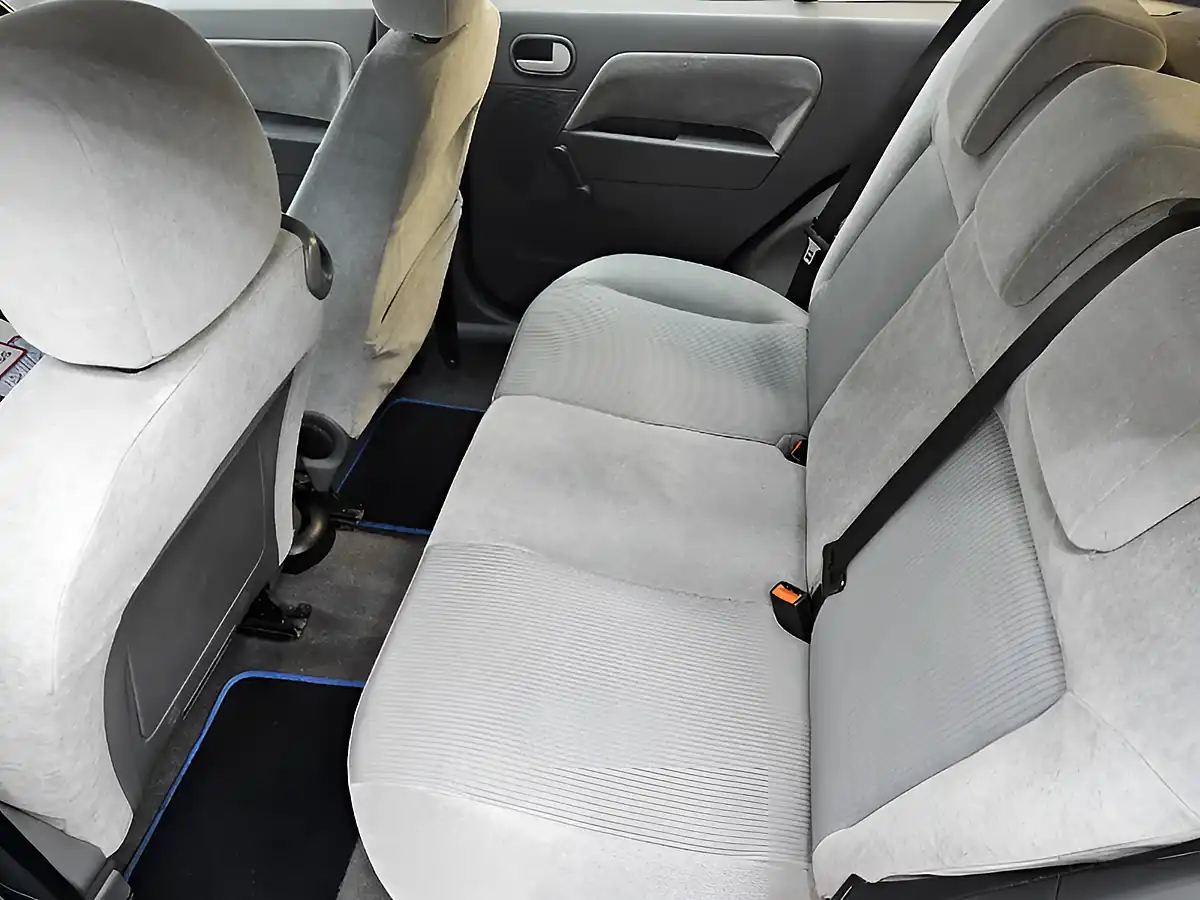 Used 2002 Ford Fusion 3 Green - Interior and Exterior details 15