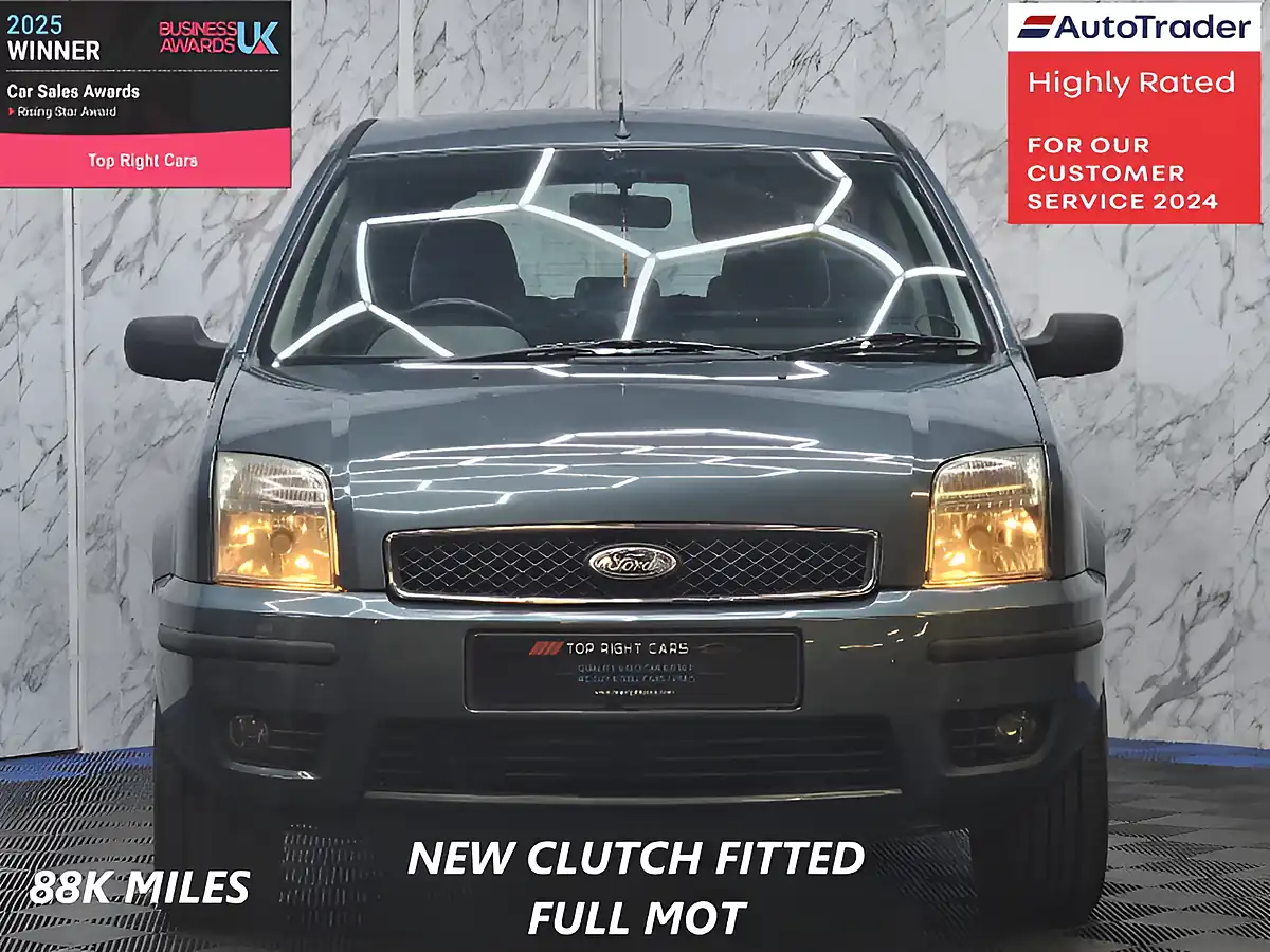 Used 2002 Ford Fusion 3 Green - Interior and Exterior details 2