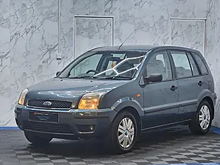 Used 2002 Ford Fusion 3 Green - Interior and Exterior details 3