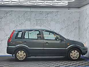 Used 2002 Ford Fusion 3 Green - Interior and Exterior details 8