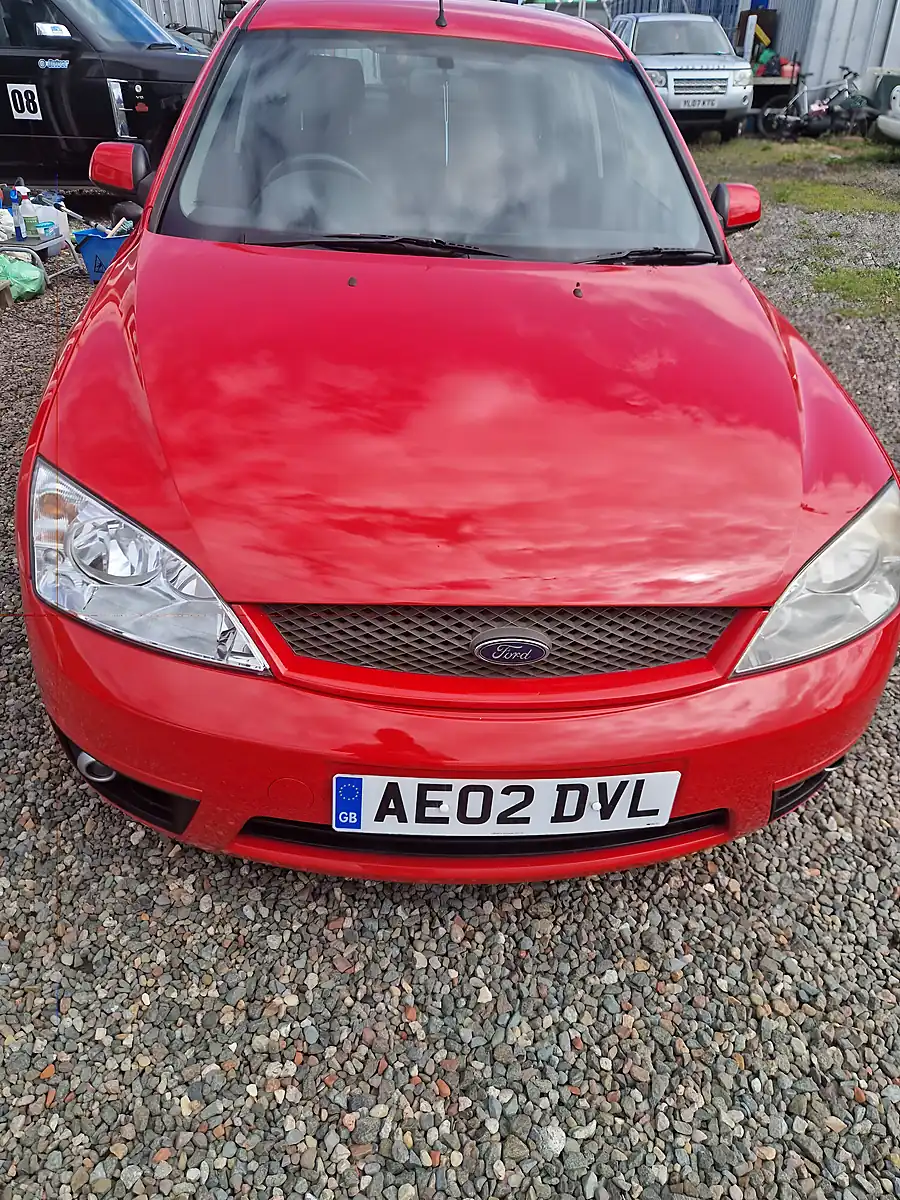 Used 2002 Ford Mondeo Zetec S Red - Front View