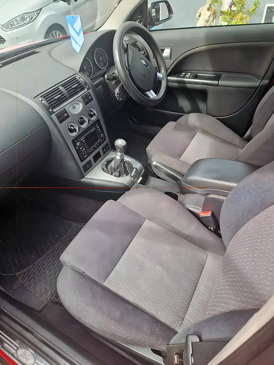 Used 2002 Ford Mondeo Zetec S Red - Interior and Exterior details 16