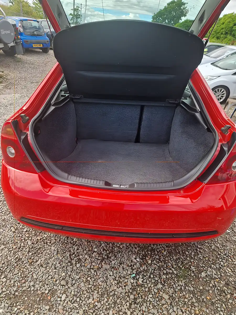 Used 2002 Ford Mondeo Zetec S Red - Interior and Exterior details 17