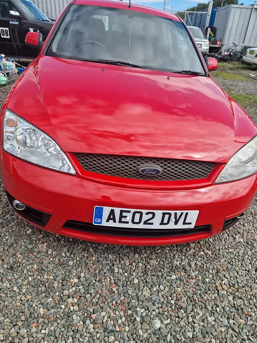Used 2002 Ford Mondeo Zetec S Red - Interior and Exterior details 2