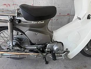 Used 2002 Honda C90 Custom Silver - Interior and Exterior details 11