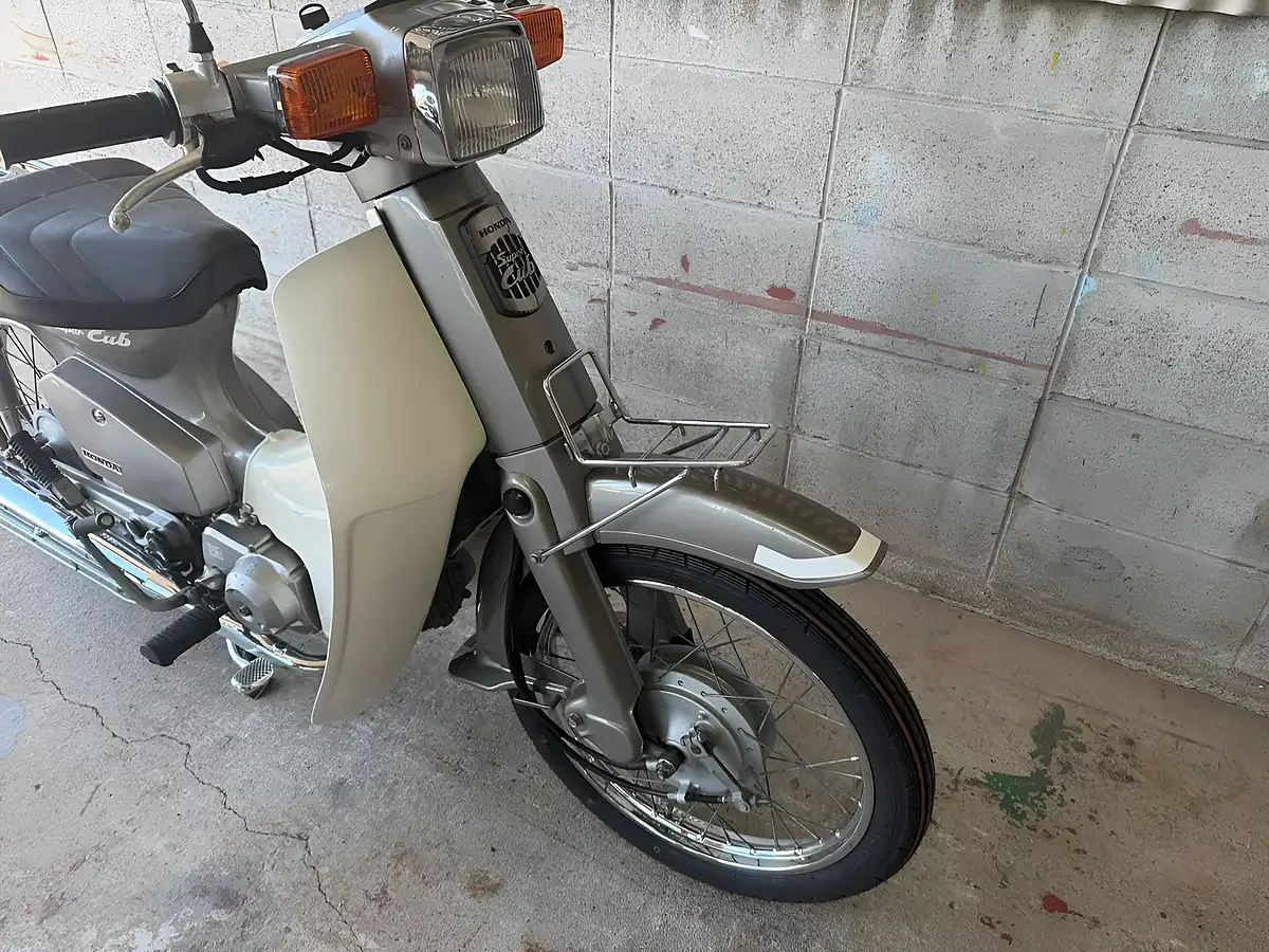 Used 2002 Honda C90 Custom Silver - Interior and Exterior details 12