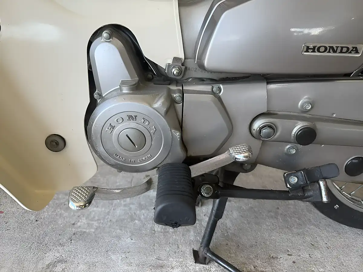Used 2002 Honda C90 Custom Silver - Interior and Exterior details 18