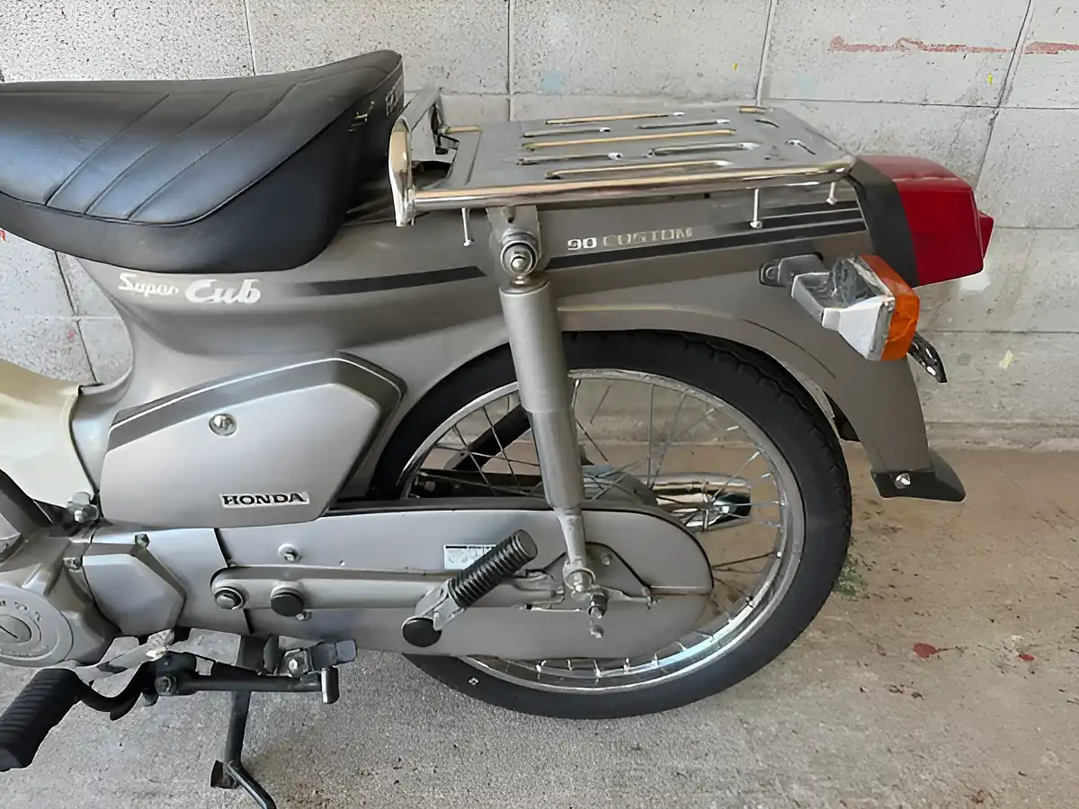 Used 2002 Honda C90 Custom Silver - Interior and Exterior details 20