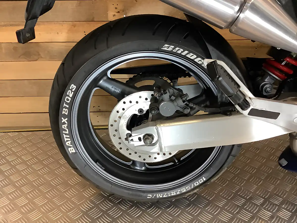 Used 2002 Honda Cb Hornet - Interior and Exterior details 19