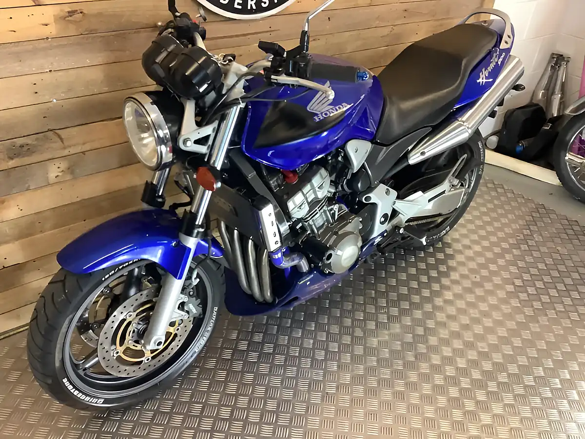 Used 2002 Honda Cb Hornet - Interior and Exterior details 3