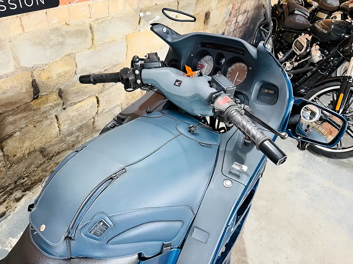 Used 2002 Honda ST1100 L Blue - Interior and Exterior details 8