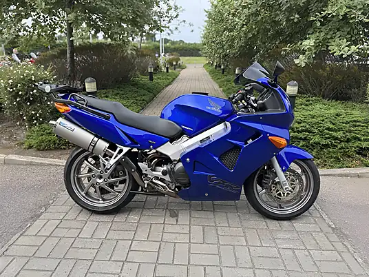 2002 Honda VFR800F