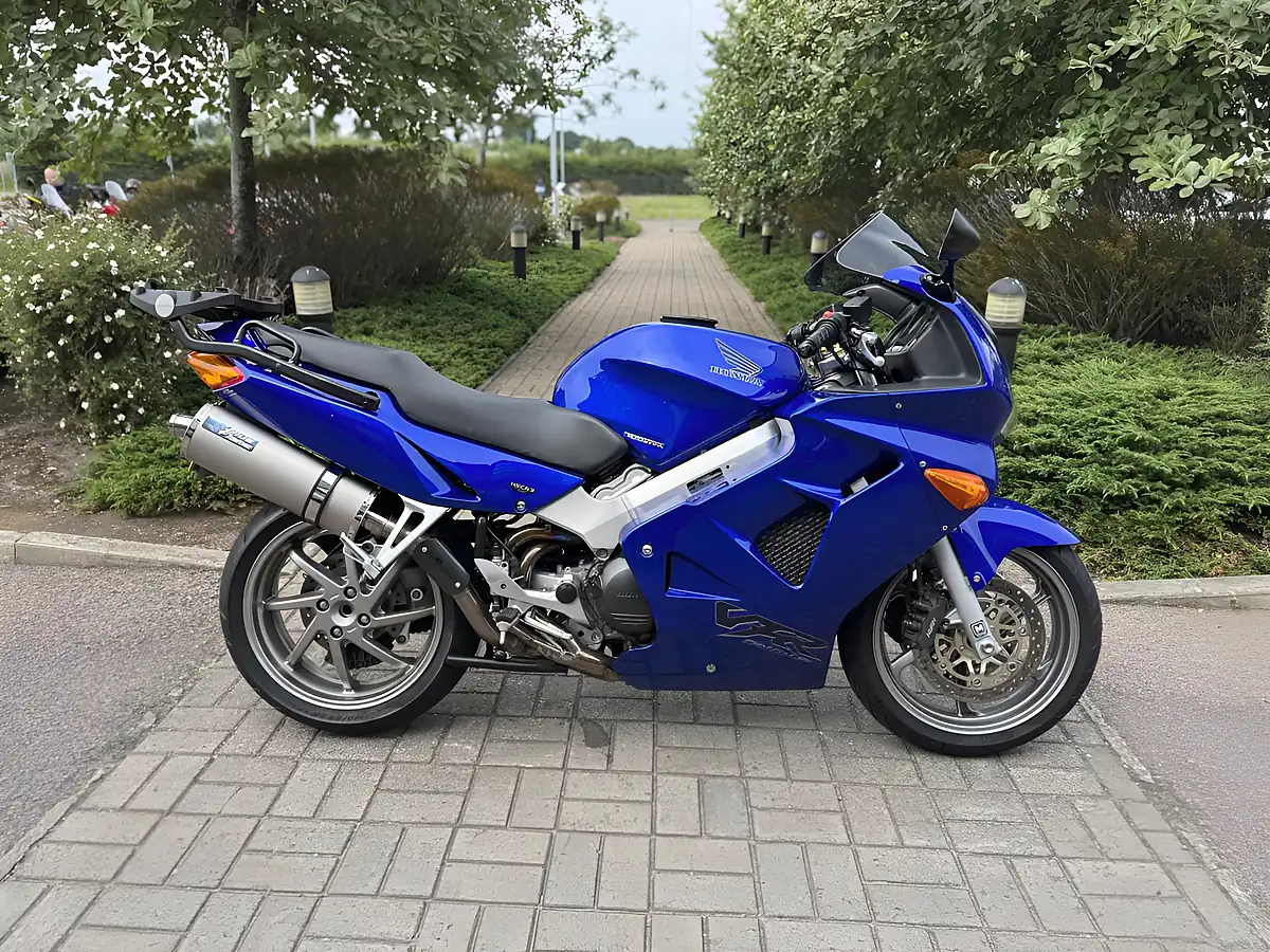 Used 2002 Honda VFR800F Blue - Front View