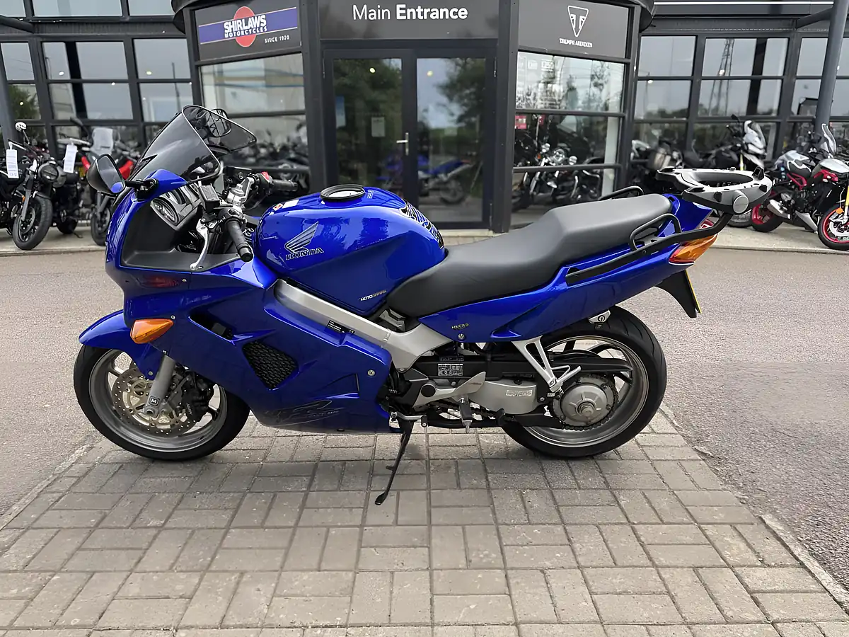 Used 2002 Honda VFR800F Blue - Interior and Exterior details 6