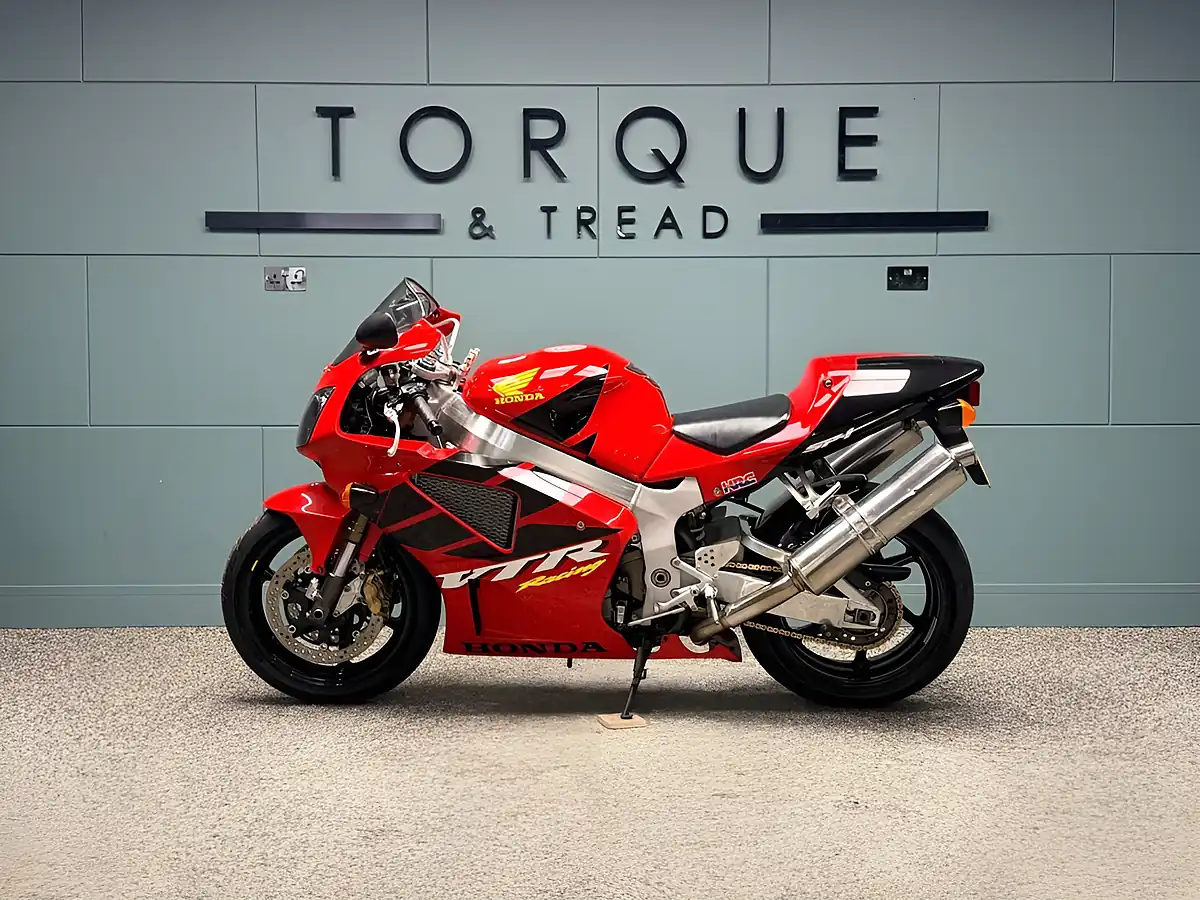 Used 2002 Honda VTR1000 SP-1 Red - Interior and Exterior details 8