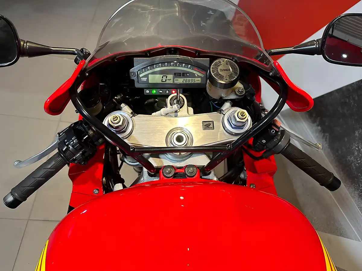 Used 2002 Honda VTR1000 SP1 - Interior and Exterior details 14