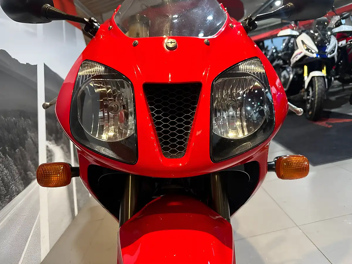 Used 2002 Honda VTR1000 SP1 - Interior and Exterior details 9