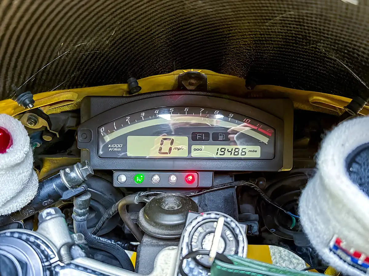 Used 2002 Honda VTR1000 SP1 Rossi Playstation Edition Yellow - Interior and Exterior details 16