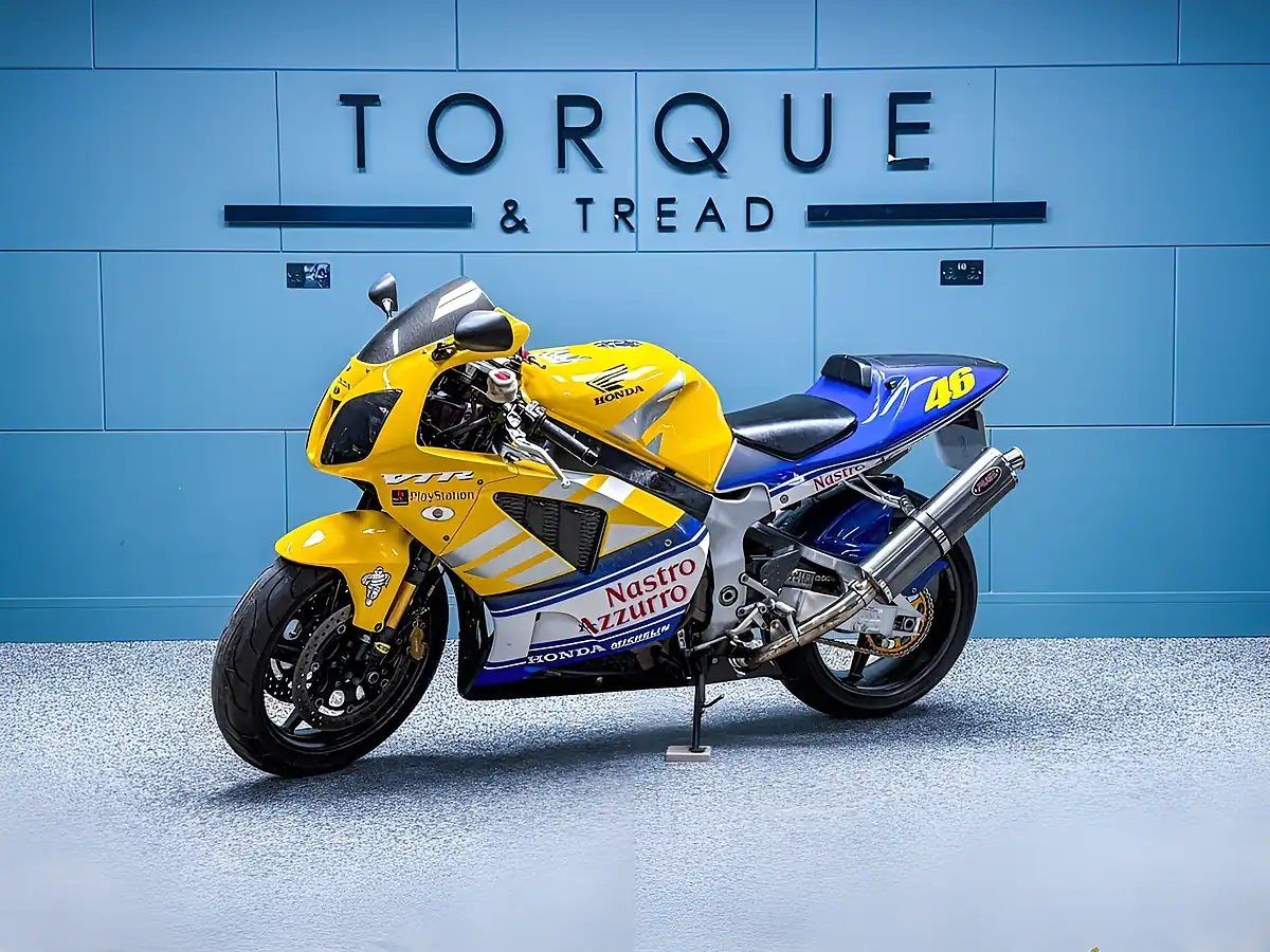 Used 2002 Honda VTR1000 SP1 Rossi Playstation Edition Yellow - Interior and Exterior details 9