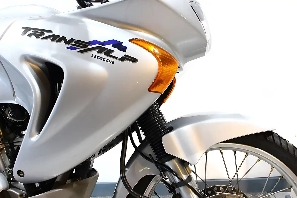 Used 2002 Honda XL650V Transalp Silver - Interior and Exterior details 4