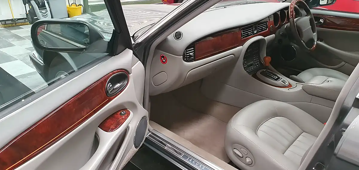 Used 2002 Jaguar Xj Se Grey - Interior and Exterior details 12