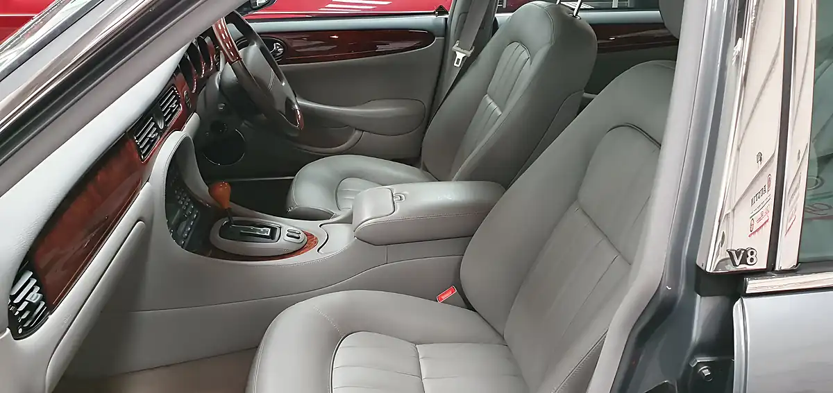 Used 2002 Jaguar Xj Se Grey - Interior and Exterior details 13