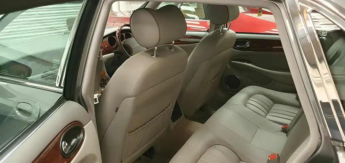Used 2002 Jaguar Xj Se Grey - Interior and Exterior details 14