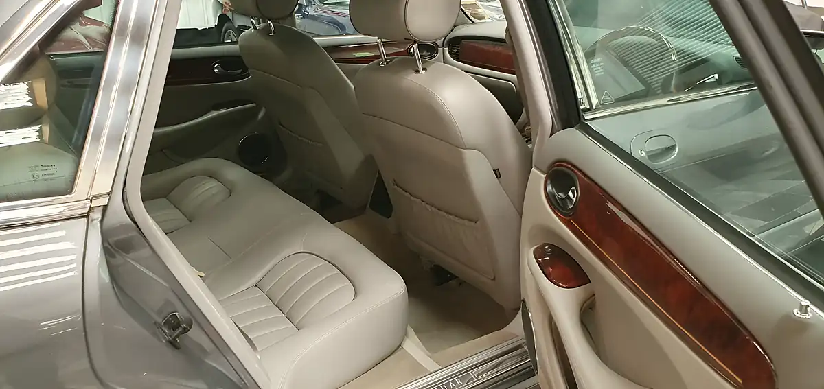 Used 2002 Jaguar Xj Se Grey - Interior and Exterior details 15