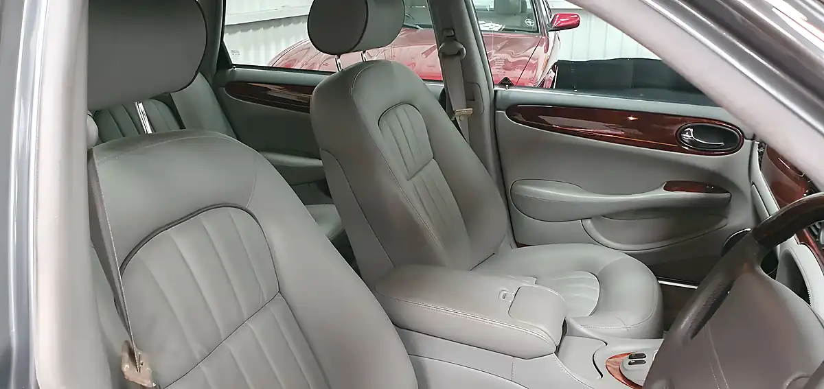 Used 2002 Jaguar Xj Se Grey - Interior and Exterior details 17