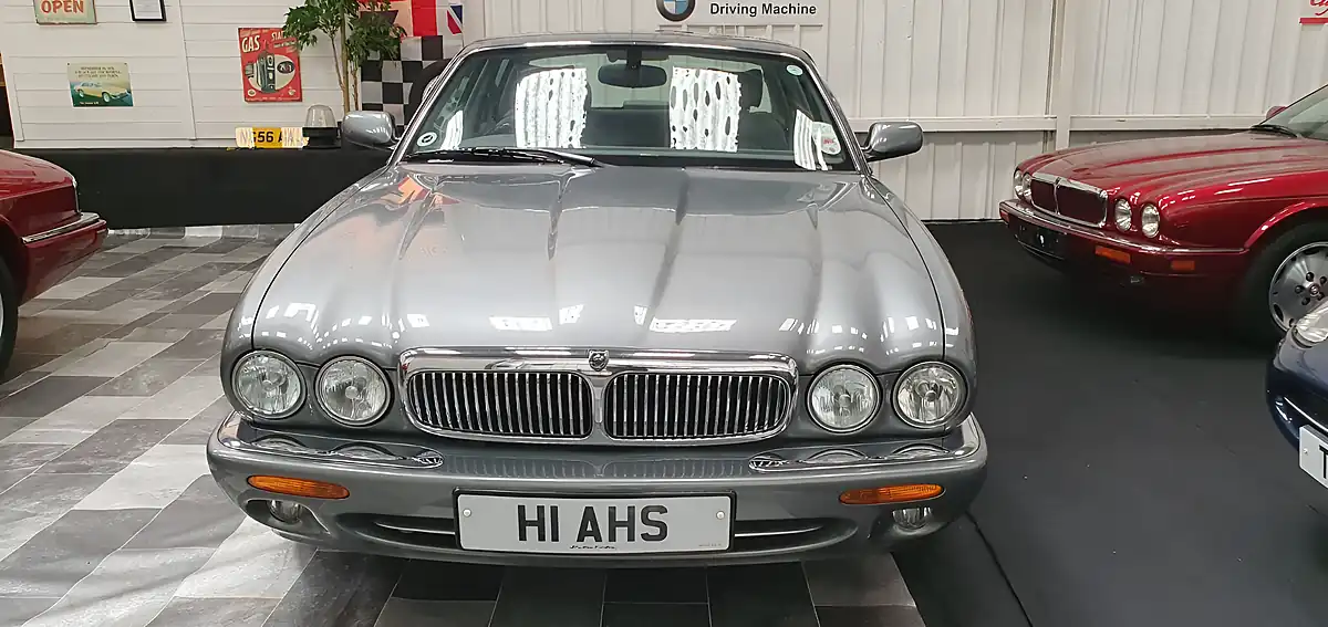 Used 2002 Jaguar Xj Se Grey - Interior and Exterior details 3