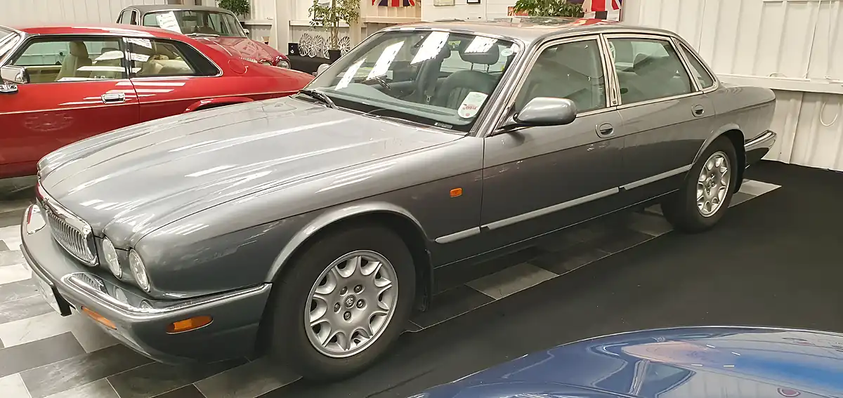 Used 2002 Jaguar Xj Se Grey - Interior and Exterior details 6