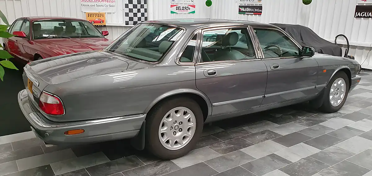 Used 2002 Jaguar Xj Se Grey - Interior and Exterior details 8