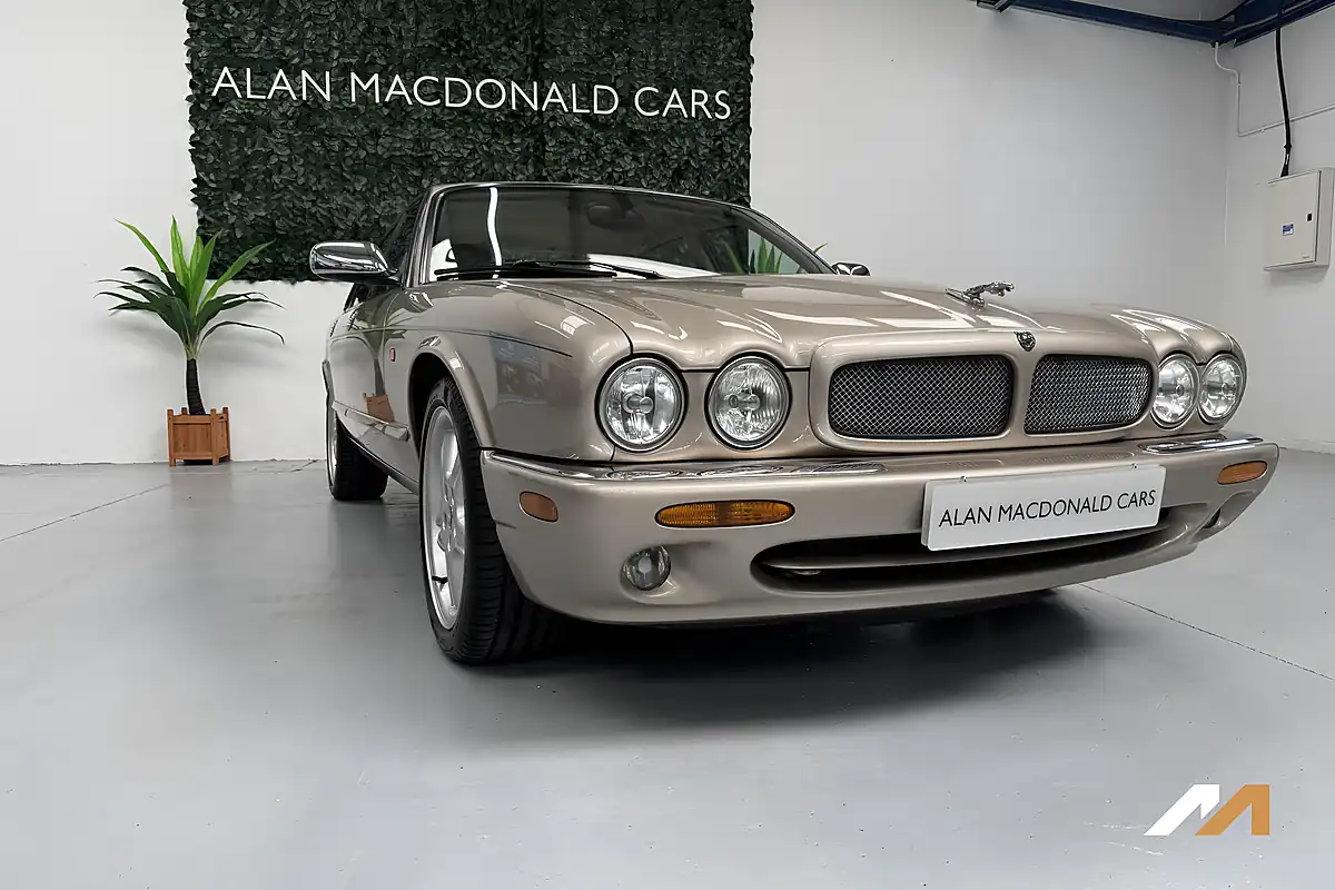 Used 2002 Jaguar Xj XJ8 Sport Beige - Front View