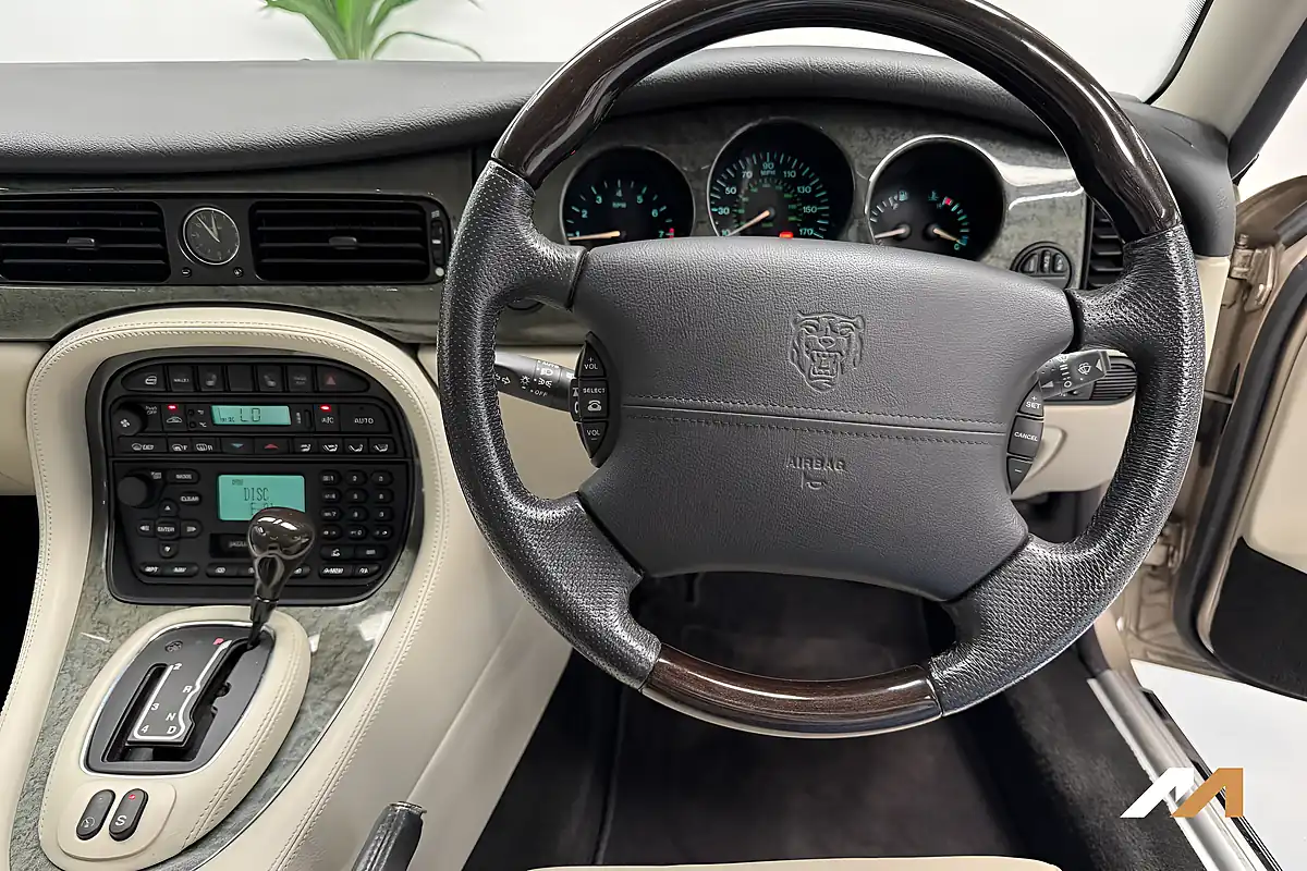 Used 2002 Jaguar Xj XJ8 Sport Beige - Interior and Exterior details 11