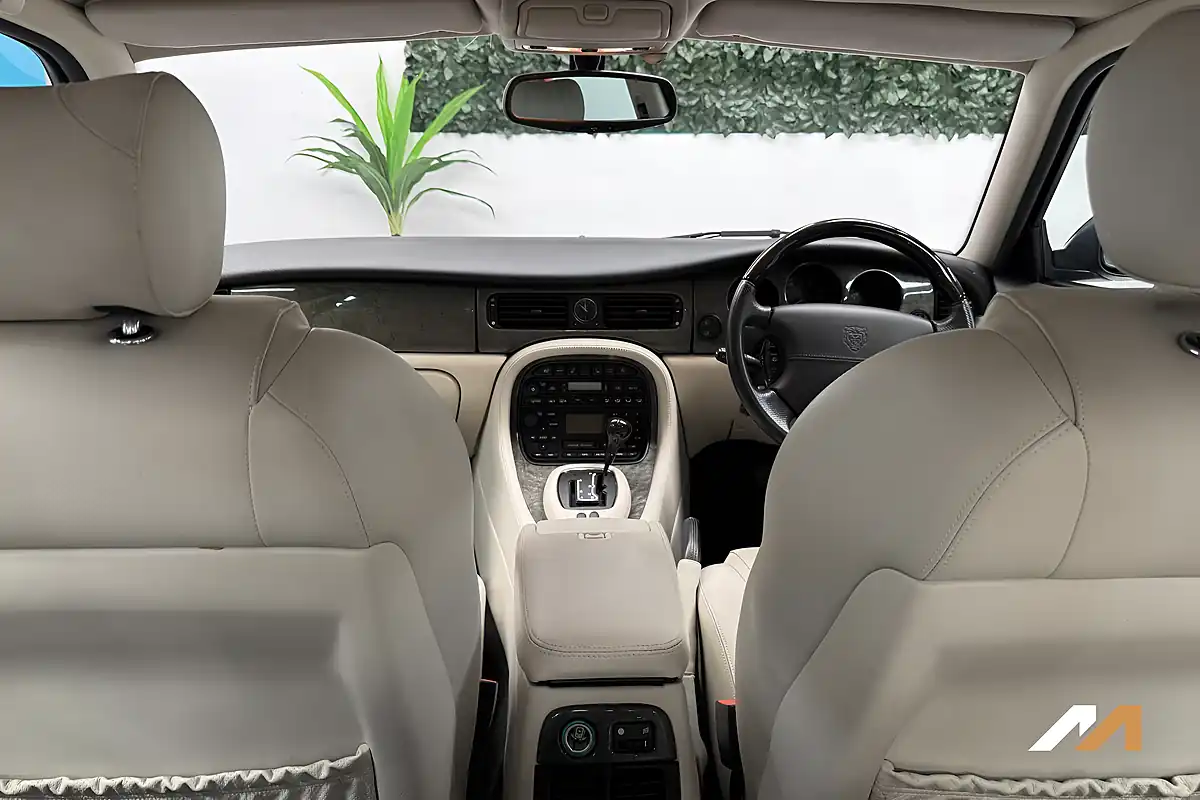 Used 2002 Jaguar Xj XJ8 Sport Beige - Interior and Exterior details 19