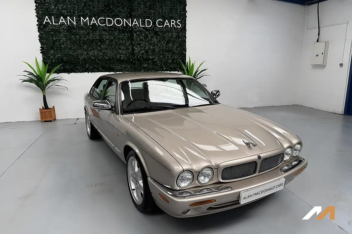 Used 2002 Jaguar Xj XJ8 Sport Beige - Interior and Exterior details 8