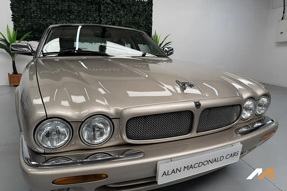 Used 2002 Jaguar Xj XJ8 Sport Beige - Interior and Exterior details 9