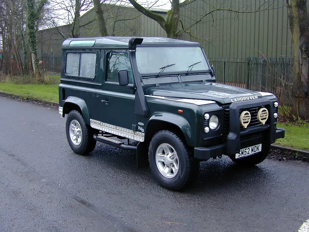 Used 2002 Land Rover Defender 90 County Spec Green - Front View