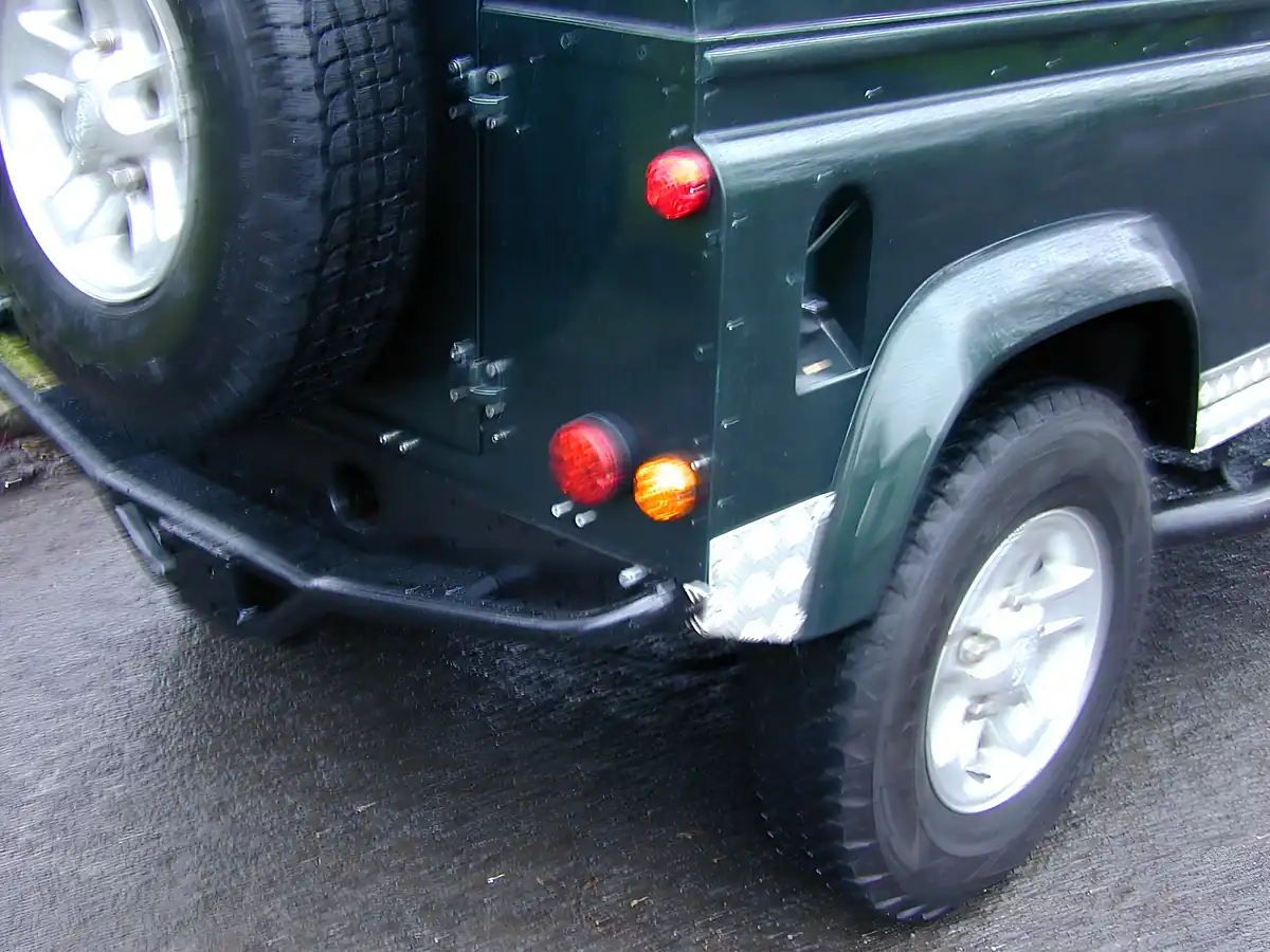 Used 2002 Land Rover Defender 90 County Spec Green - Interior and Exterior details 10